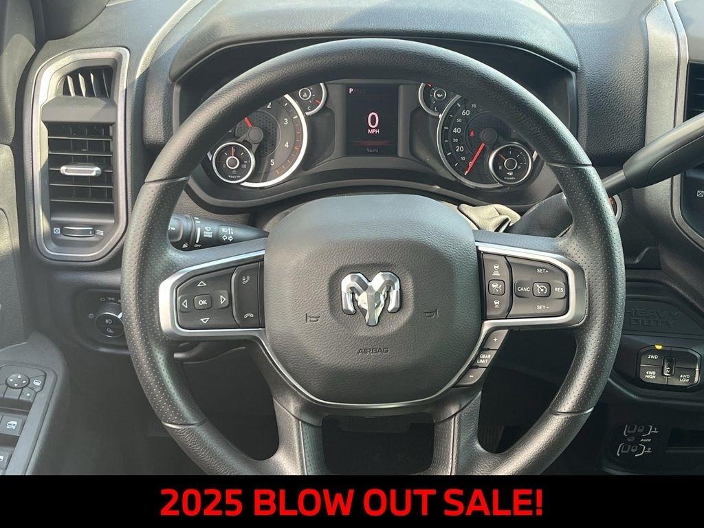 RAM 2500 Tradesman Crew Cab 4WD 2025