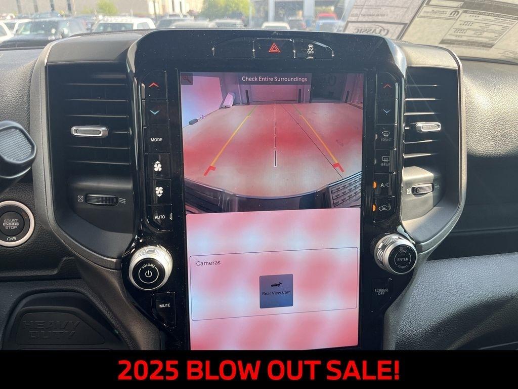 RAM 2500 Tradesman Crew Cab 4WD 2025