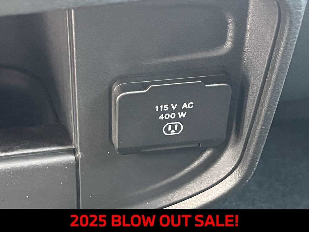 RAM 2500 Tradesman Crew Cab 4WD 2025