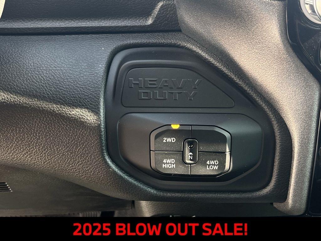 RAM 2500 Tradesman Crew Cab 4WD 2025