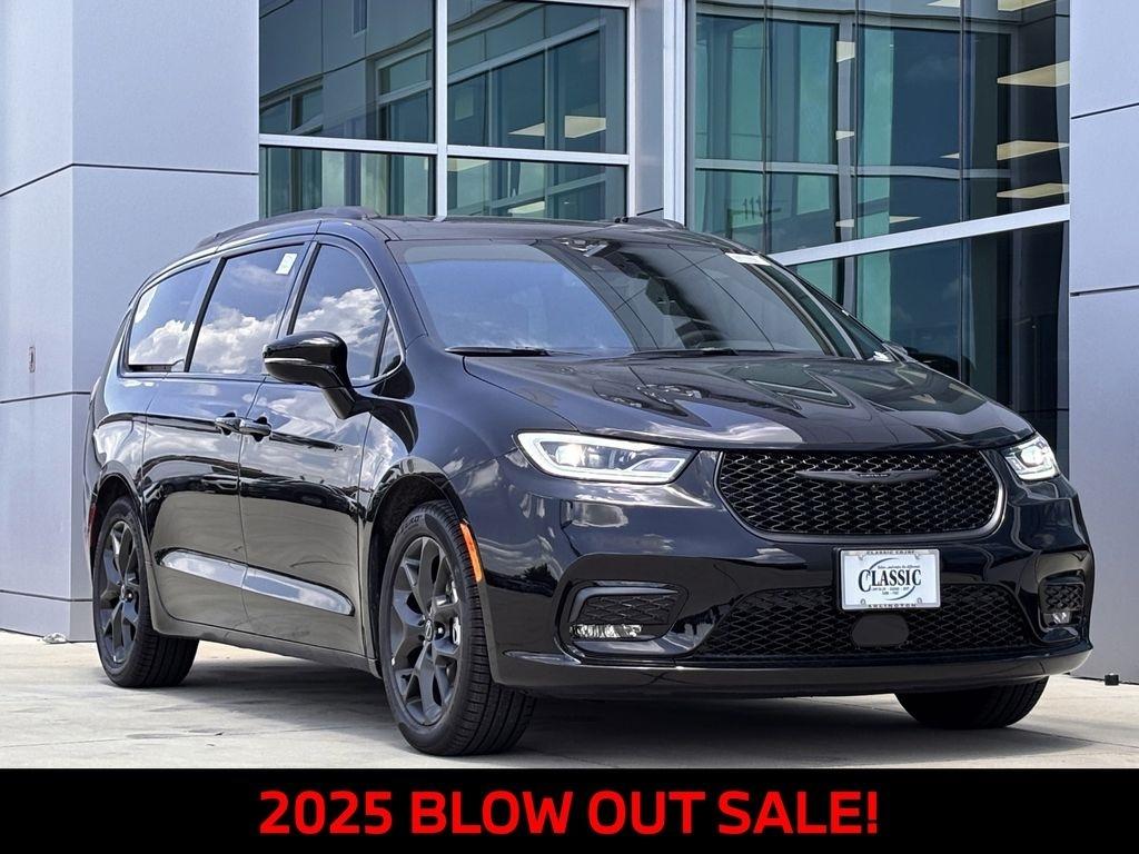 Chrysler Pacifica Limited 2025