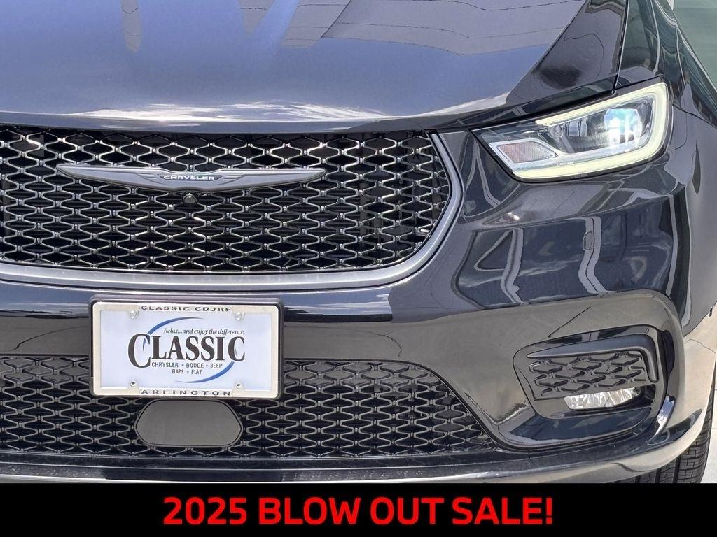 Chrysler Pacifica Limited 2025