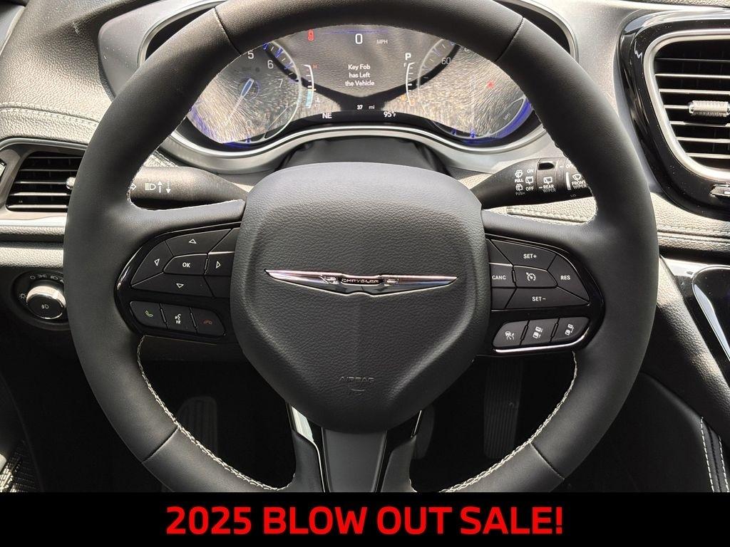 Chrysler Pacifica Limited 2025