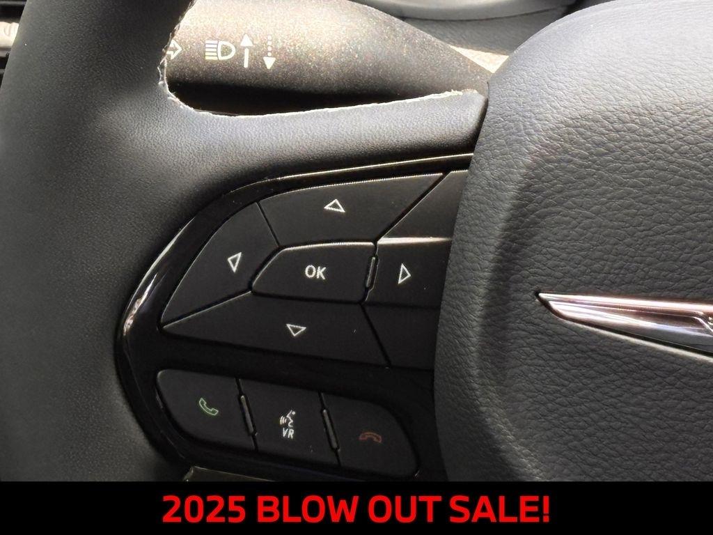 Chrysler Pacifica Limited 2025