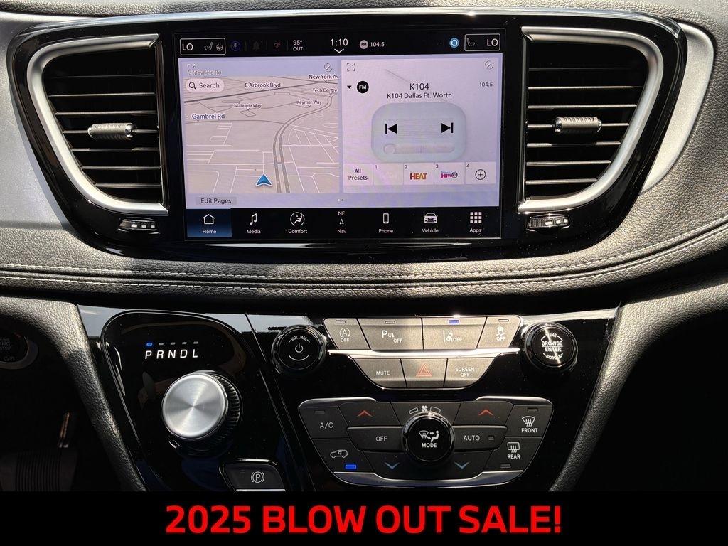 Chrysler Pacifica Limited 2025