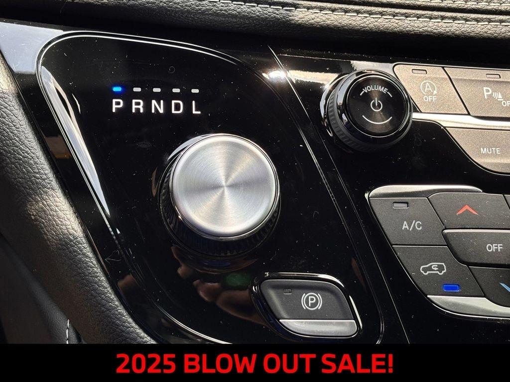 Chrysler Pacifica Limited 2025