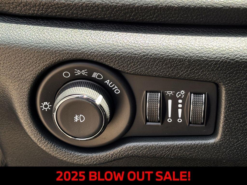 Chrysler Pacifica Limited 2025