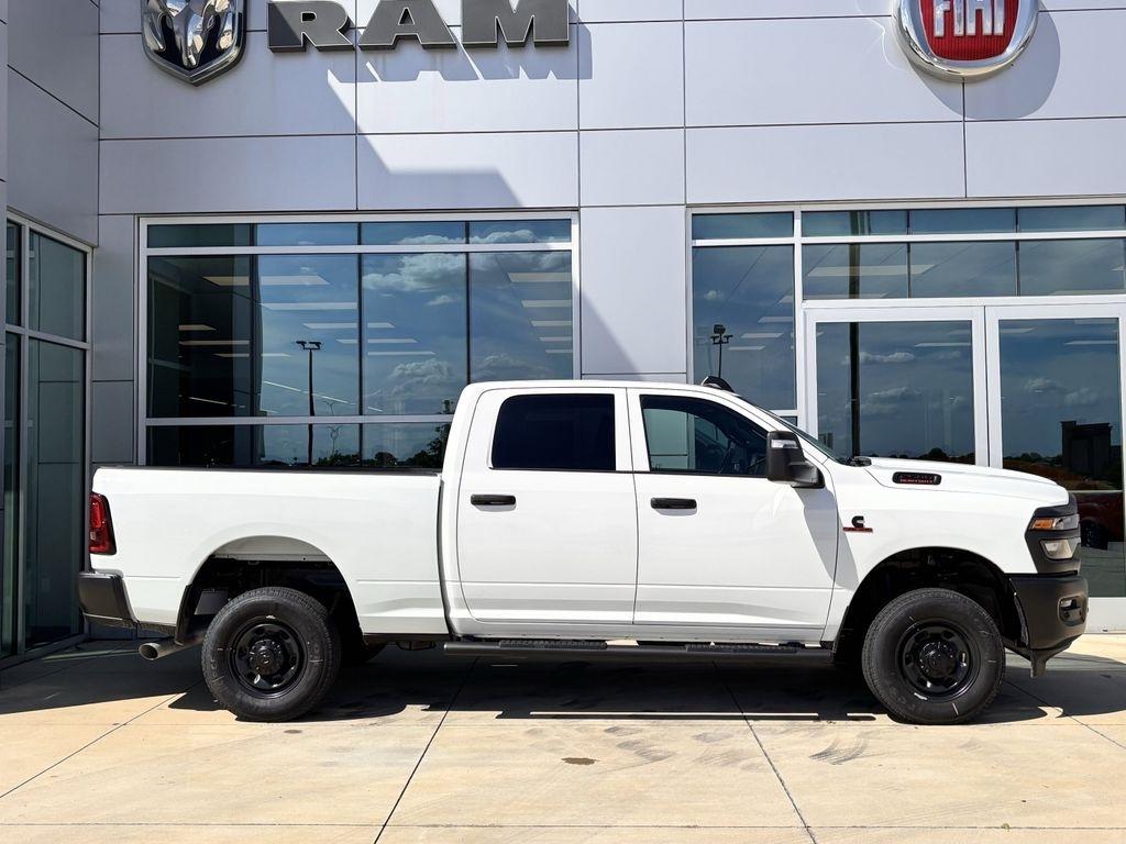 RAM 2500 Tradesman Crew Cab SWB 4WD 2025