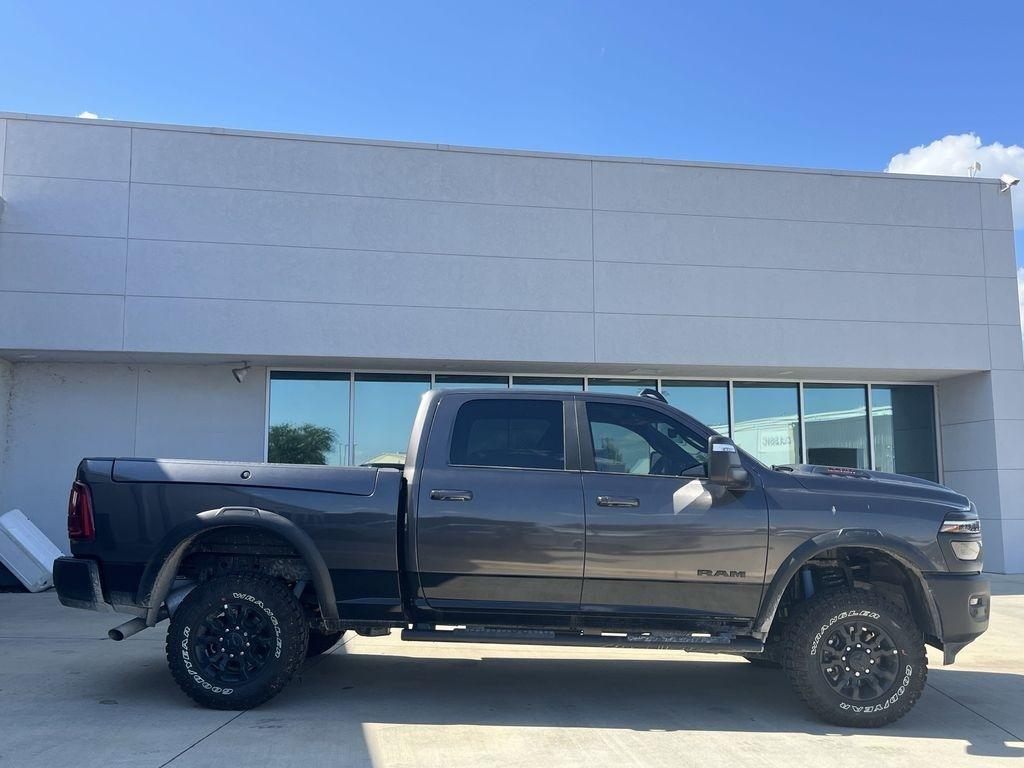 RAM 2500 Power Wagon Crew Cab SWB 4WD 2026