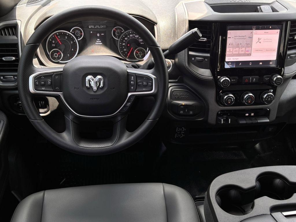 RAM 2500 Tradesman Crew Cab SWB 4WD 2025