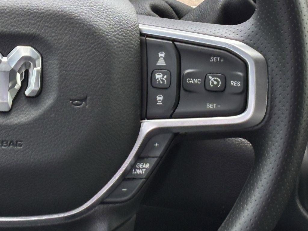 RAM 2500 Tradesman Crew Cab SWB 4WD 2025