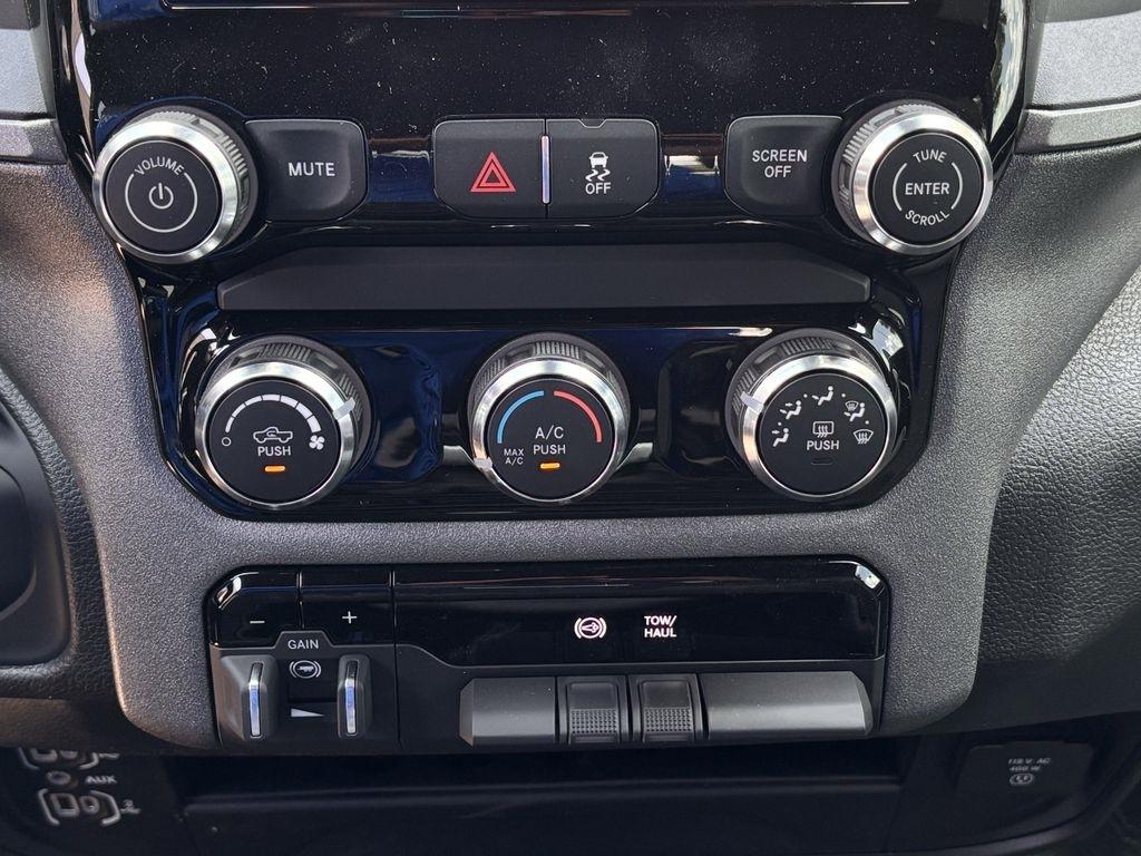 RAM 2500 Tradesman Crew Cab SWB 4WD 2025