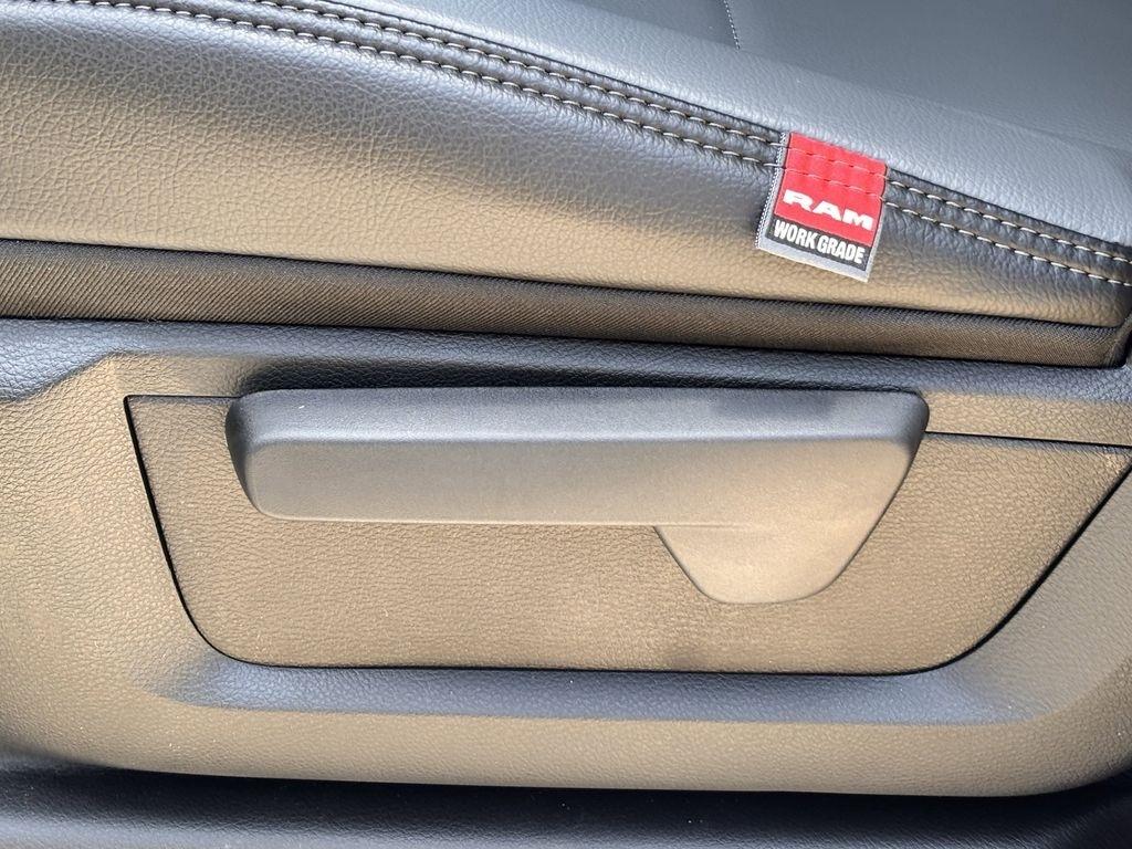 RAM 2500 Tradesman Crew Cab SWB 4WD 2025