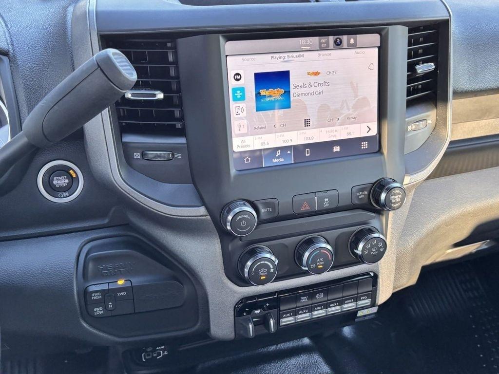 RAM 5500 Crew Cab SWB 4WD DRW 2024