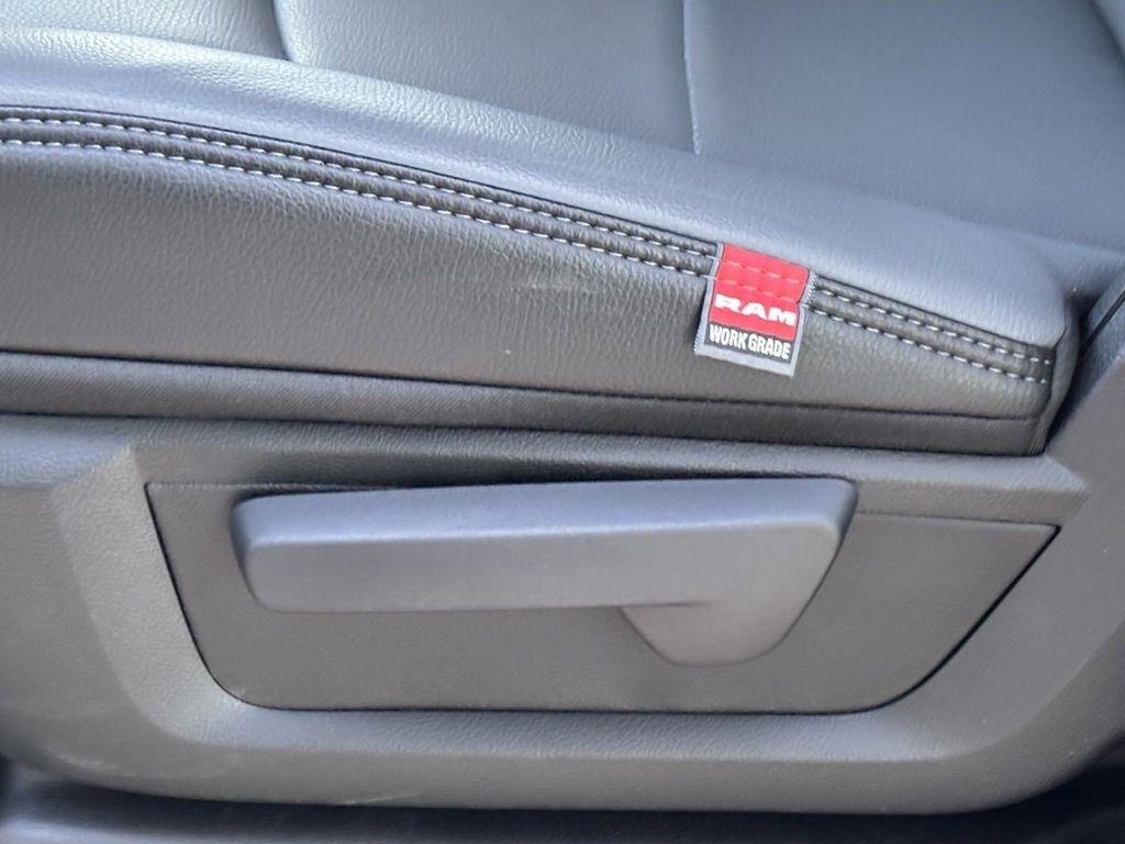 RAM 5500 Crew Cab SWB 4WD DRW 2024