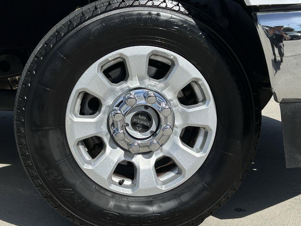 Ford F-250 SD XLT Crew Cab 4WD 2024