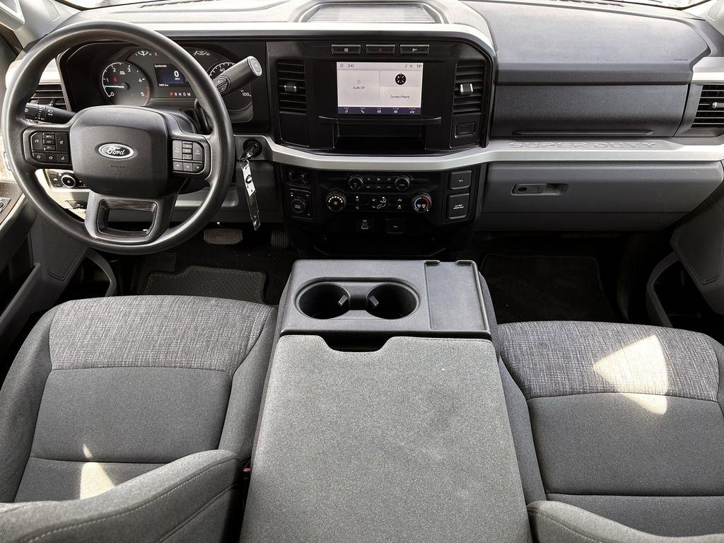 Ford F-250 SD XLT Crew Cab 4WD 2024