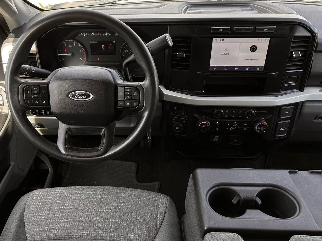 Ford F-250 SD XLT Crew Cab 4WD 2024