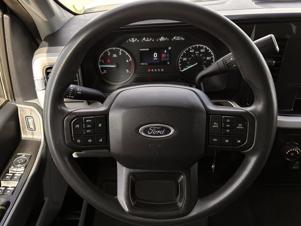 Ford F-250 SD XLT Crew Cab 4WD 2024