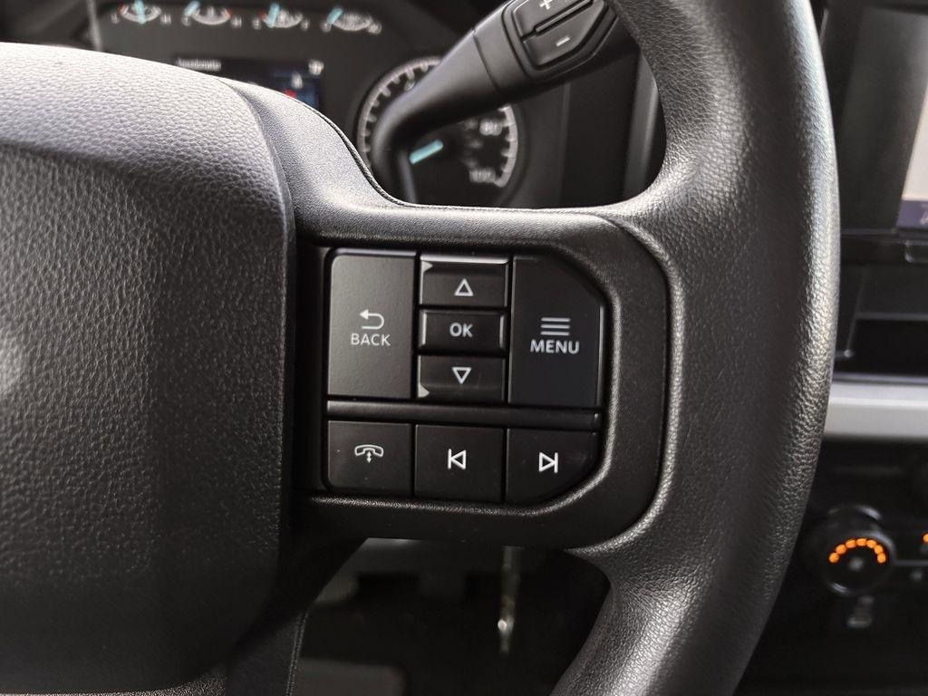 Ford F-250 SD XLT Crew Cab 4WD 2024