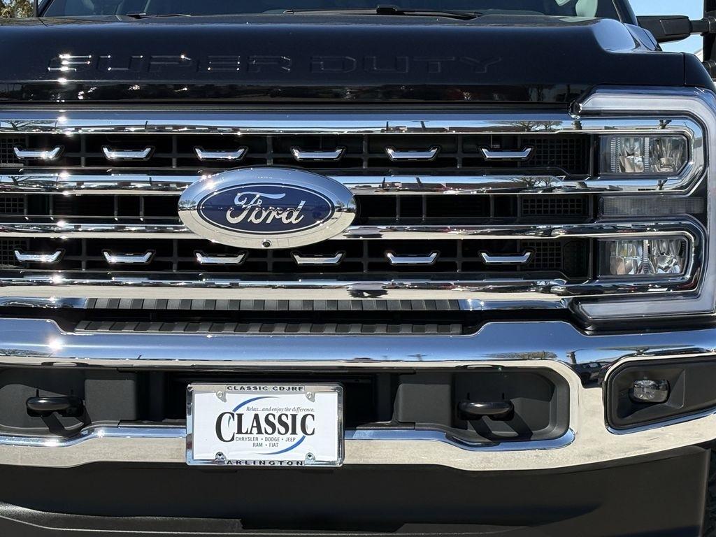 Ford F-250 SD Lariat Crew Cab 4WD 2024