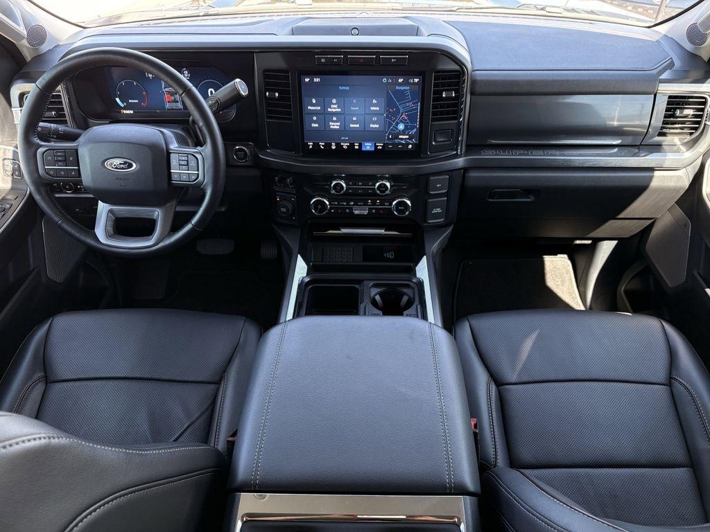 Ford F-250 SD Lariat Crew Cab 4WD 2024