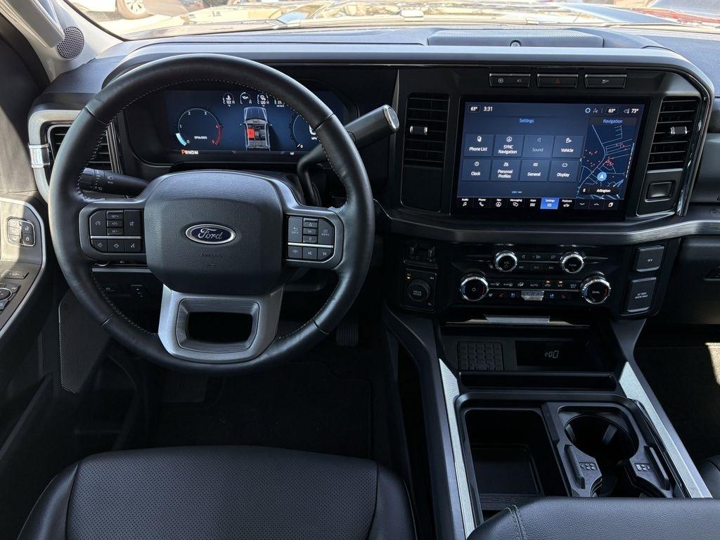 Ford F-250 SD Lariat Crew Cab 4WD 2024