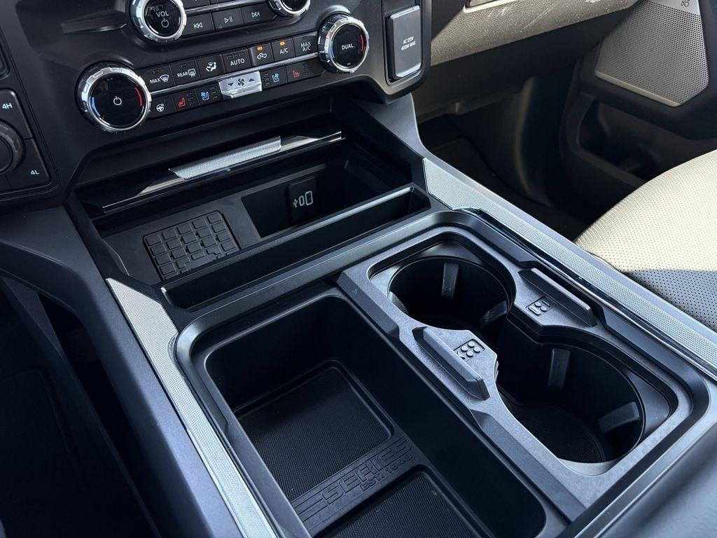 Ford F-250 SD Lariat Crew Cab 4WD 2024