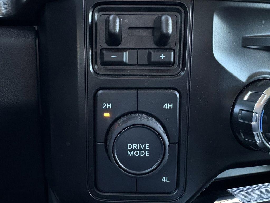 Ford F-250 SD Lariat Crew Cab 4WD 2024