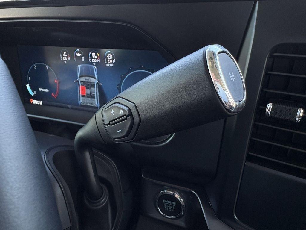 Ford F-250 SD Lariat Crew Cab 4WD 2024