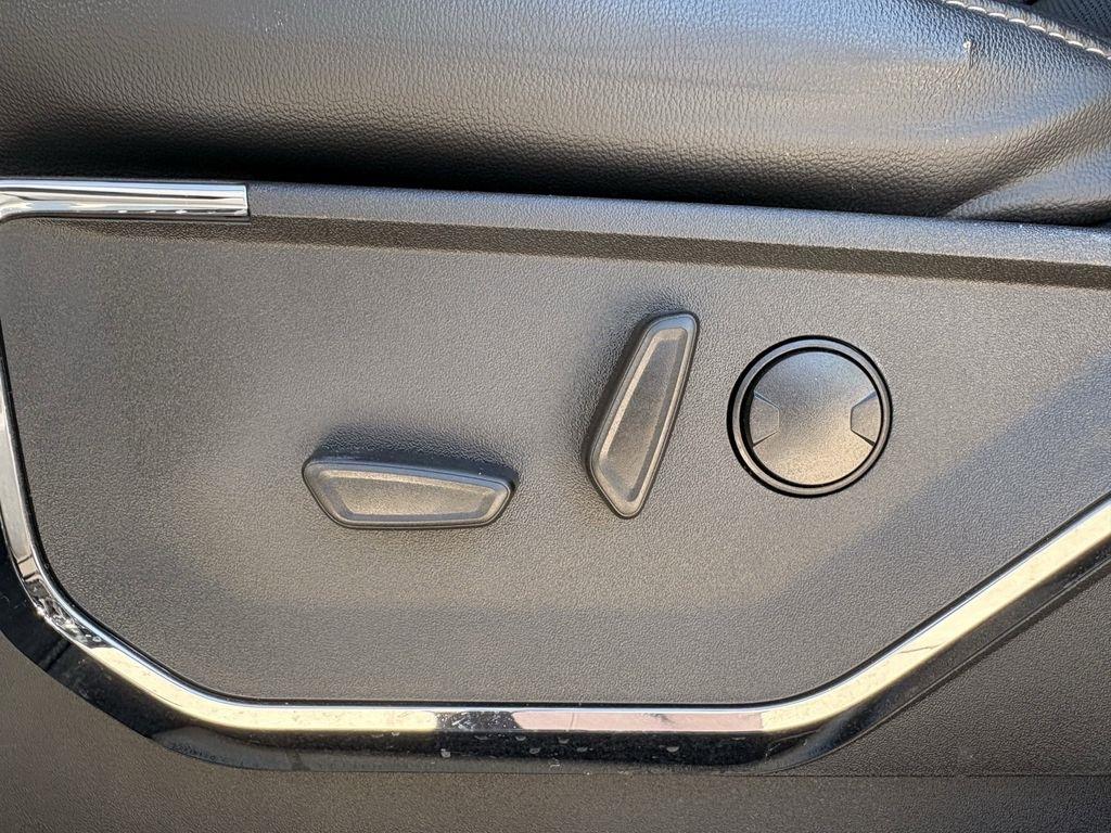 Ford F-250 SD Lariat Crew Cab 4WD 2024