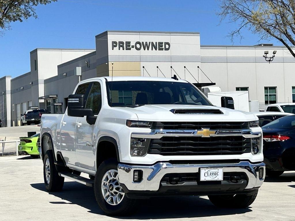 Chevrolet Silverado 2500HD LT Crew Cab Long Box 4WD 2025