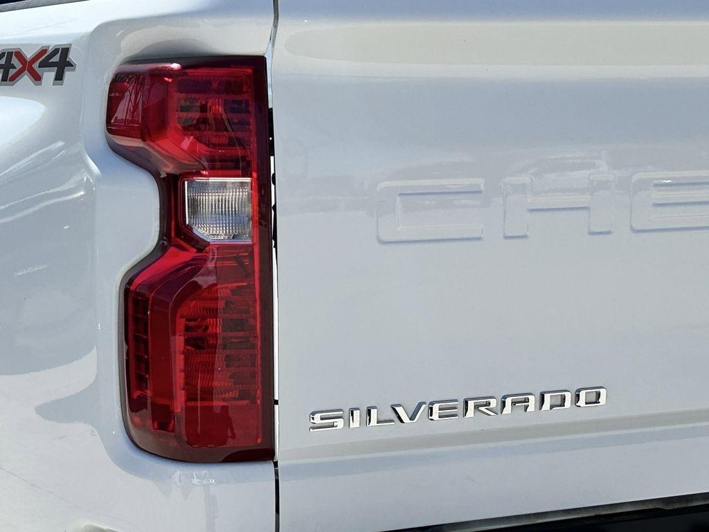 Chevrolet Silverado 2500HD LT Crew Cab Long Box 4WD 2025