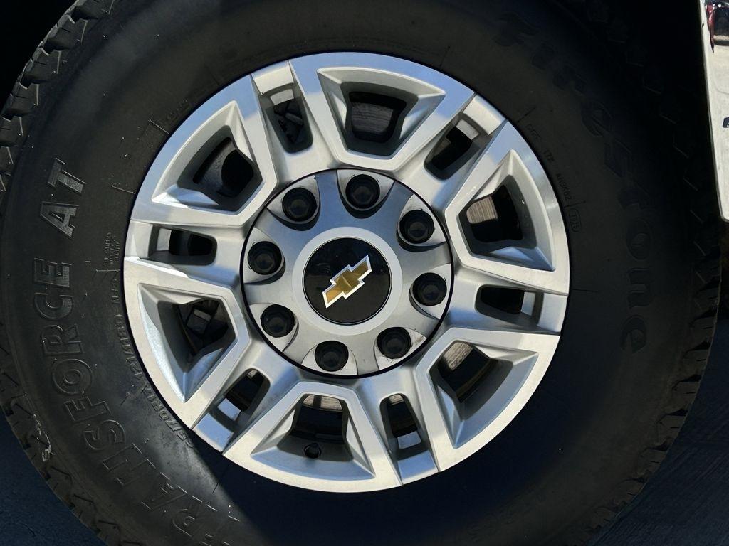 Chevrolet Silverado 2500HD LT Crew Cab Long Box 4WD 2025