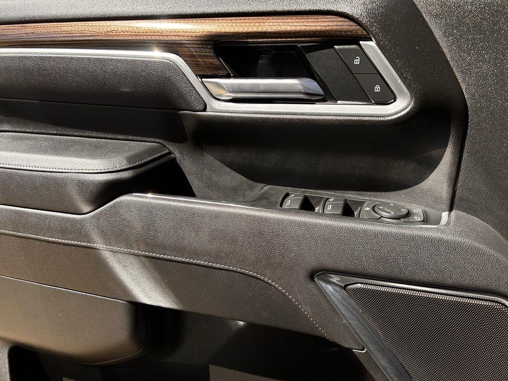 Chevrolet Silverado 2500HD LT Crew Cab Long Box 4WD 2025