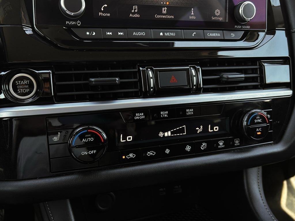 Nissan Pathfinder SV 2024