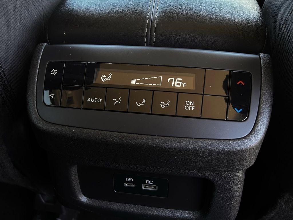 Nissan Pathfinder SV 2024