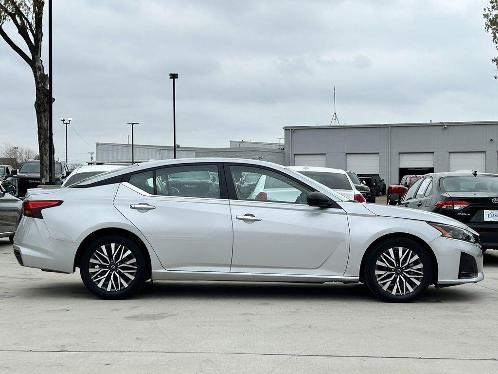 Nissan Altima 2.5 SV 2024