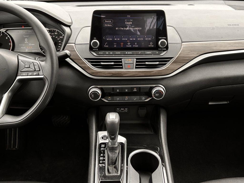 Nissan Altima 2.5 SV 2024