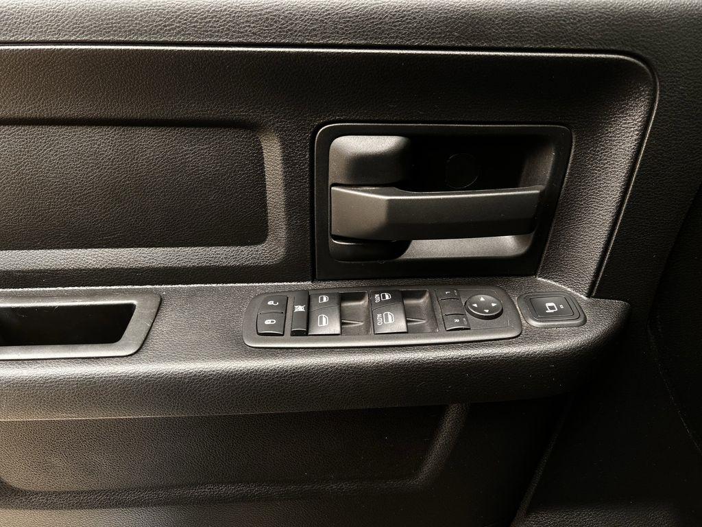 RAM 2500 Tradesman Crew Cab SWB 4WD 2024