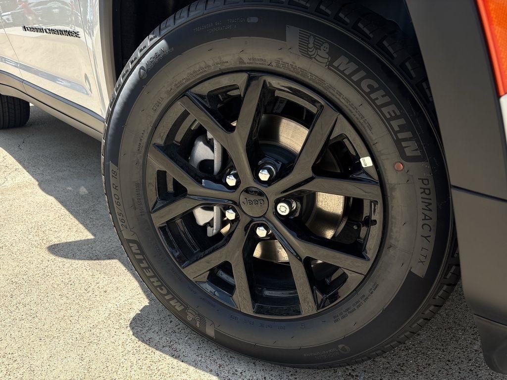 Jeep Grand Cherokee Laredo 4WD 2026