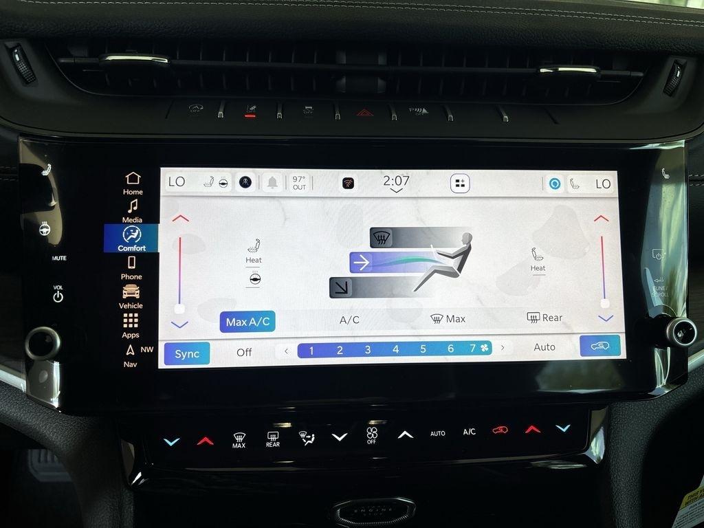 Jeep Grand Cherokee Laredo 4WD 2026