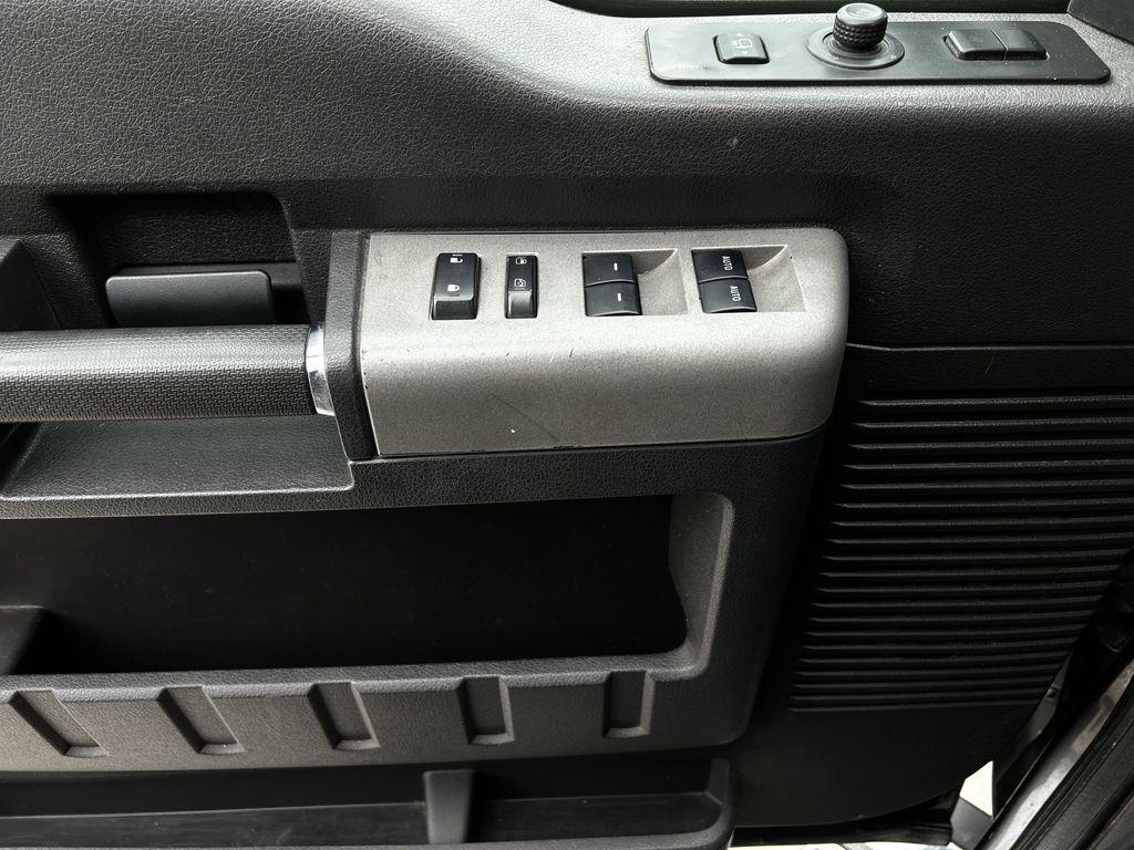 Ford F-250 SD Lariat Crew Cab 4WD 2016