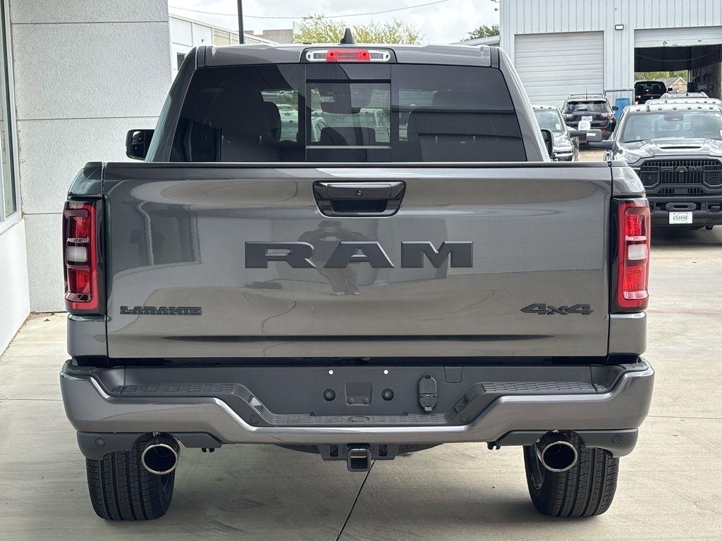 RAM 1500 Laramie Crew Cab SWB 4WD 2026