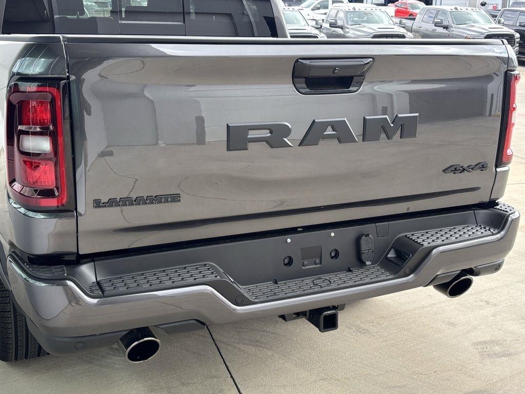 RAM 1500 Laramie Crew Cab SWB 4WD 2026