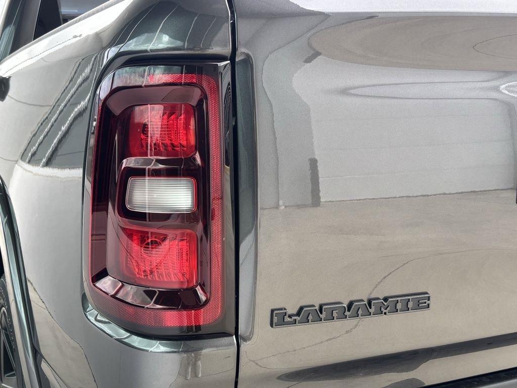 RAM 1500 Laramie Crew Cab SWB 4WD 2026