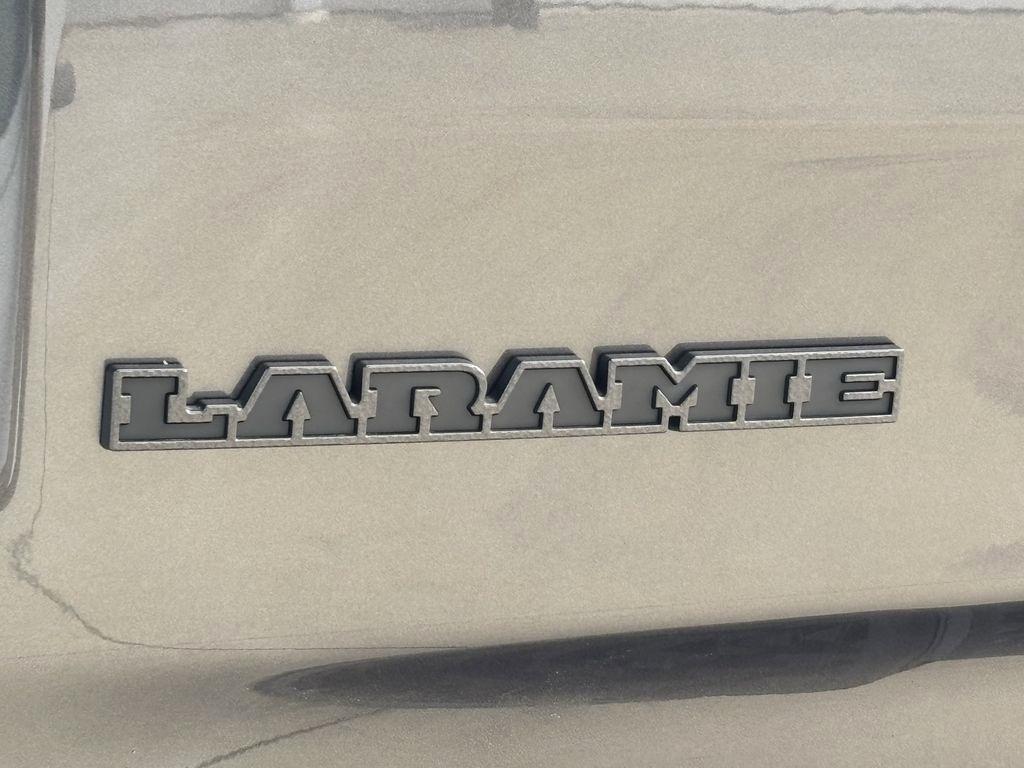 RAM 1500 Laramie Crew Cab SWB 4WD 2026
