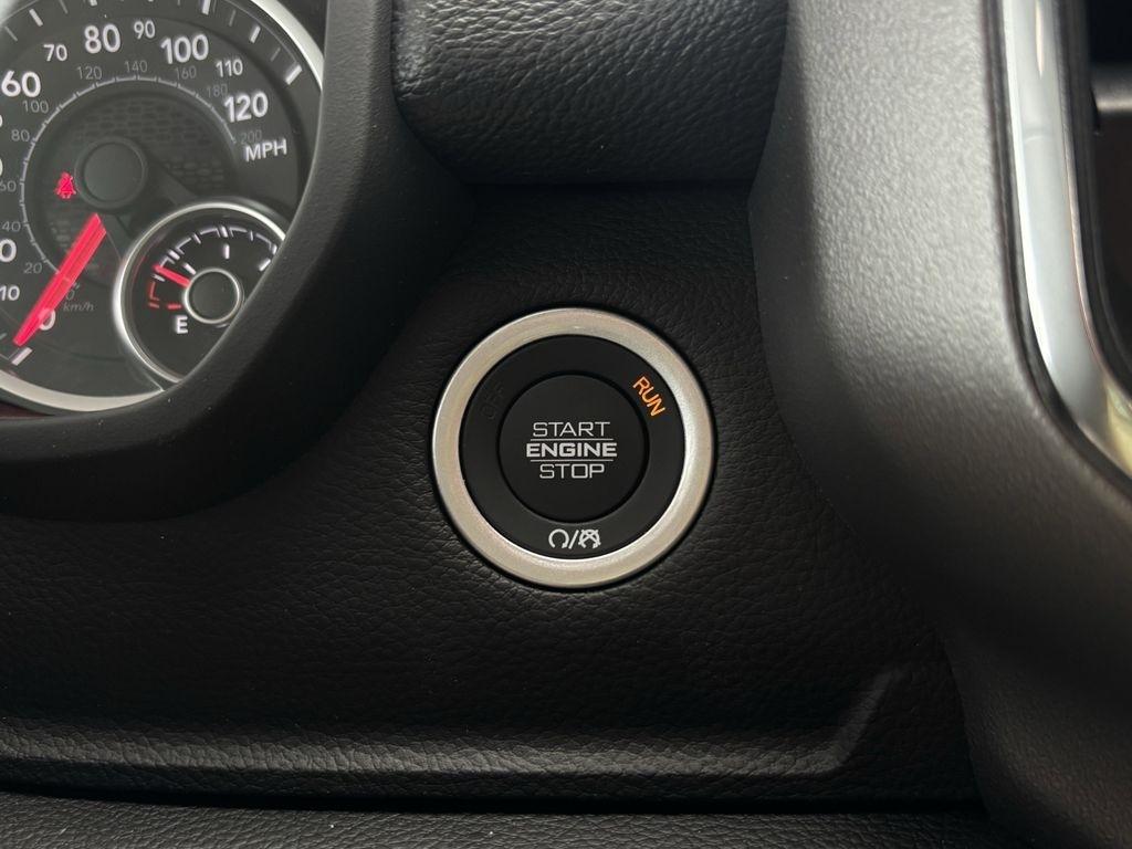 RAM 1500 Laramie Crew Cab SWB 4WD 2026