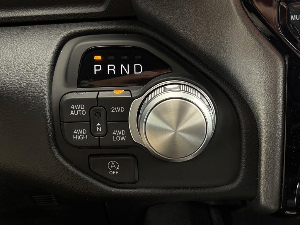 RAM 1500 Laramie Crew Cab SWB 4WD 2026