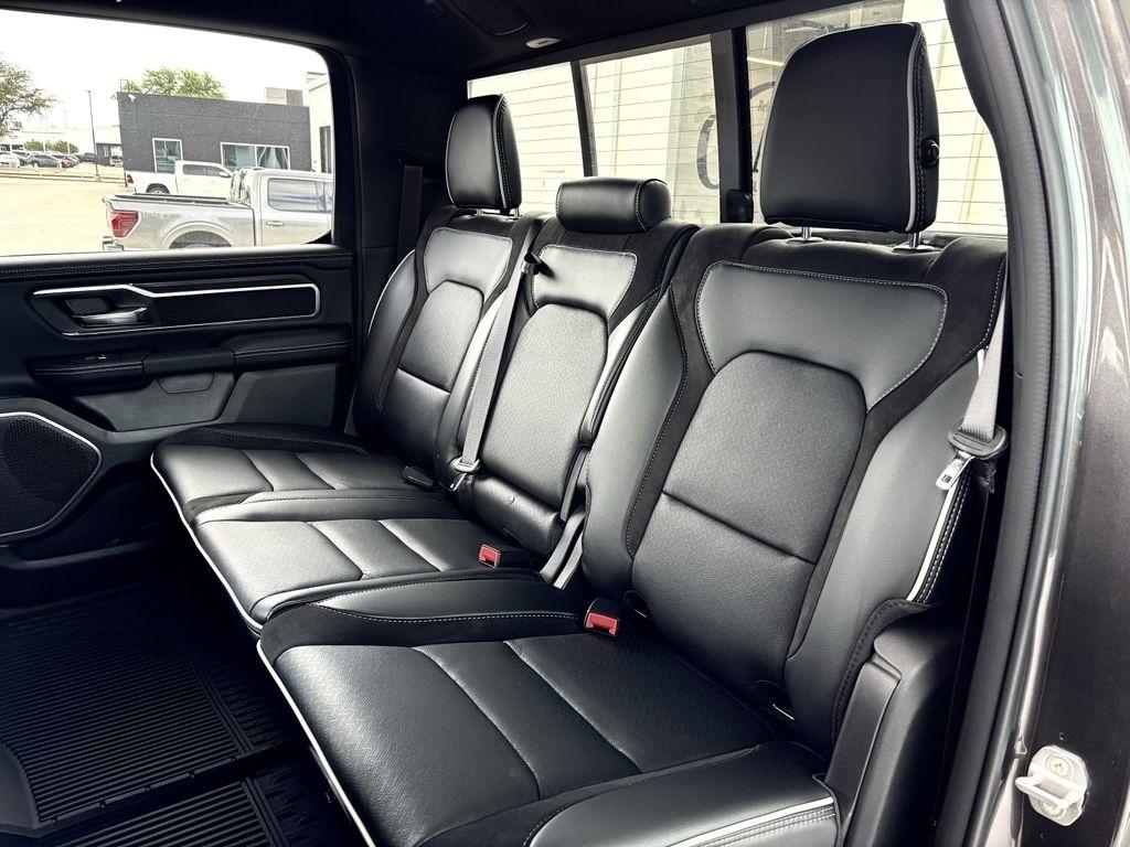 RAM 1500 Laramie Crew Cab SWB 4WD 2026